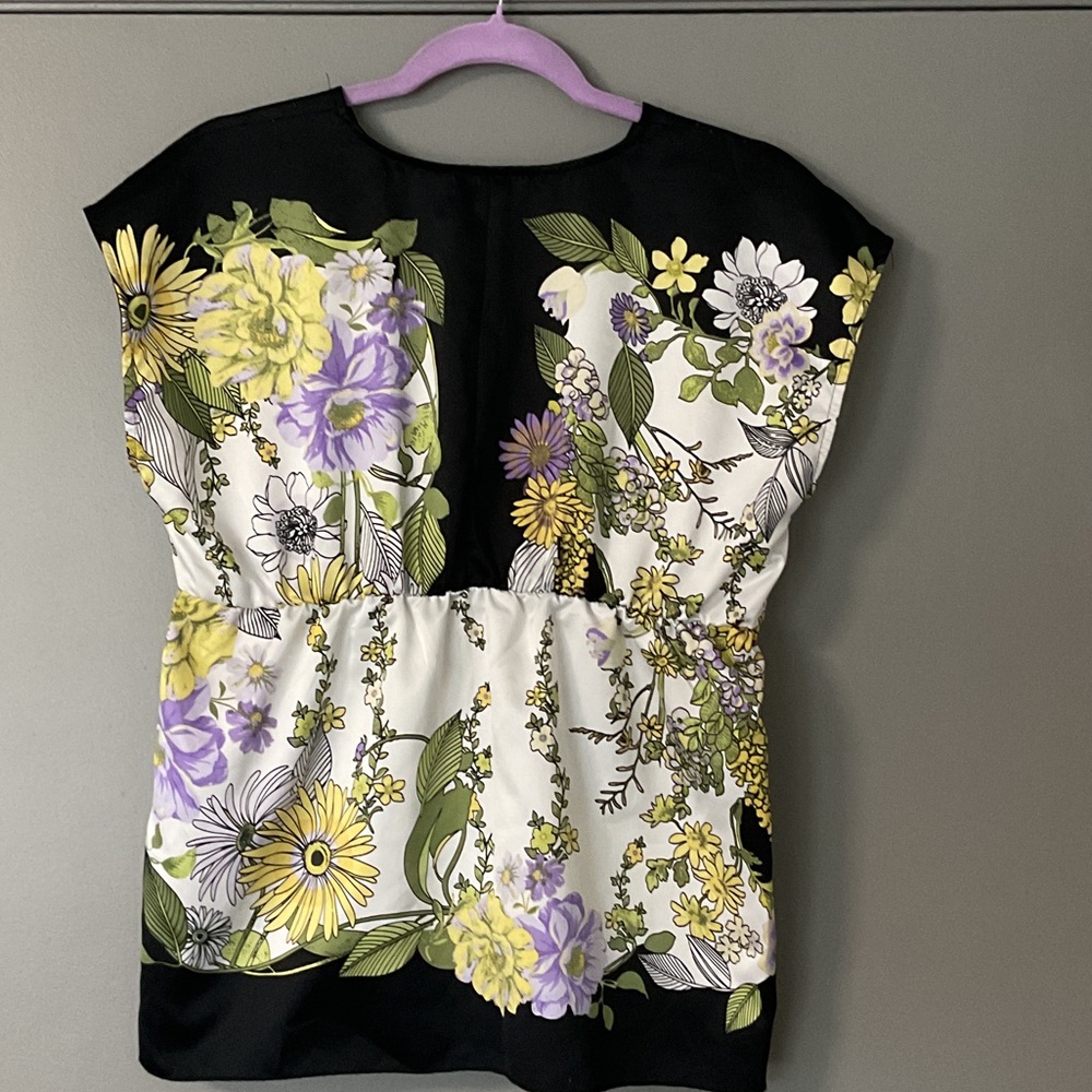 Bwear Floral V-Neck Blouse - Black, Yellow, Purple, Sz L - Picture 4 of 5